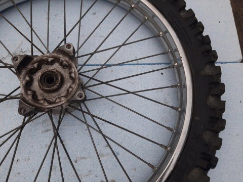 KOŁO FELGA PRZÓD SUZUKI TS 125 R KOŁO FELGA PRZÓD SUZUKI TS 125 R
