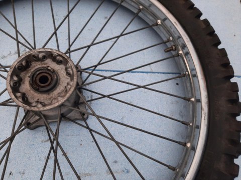 KOŁO FELGA PRZÓD SUZUKI TS 125 R KOŁO FELGA PRZÓD SUZUKI TS 125 R