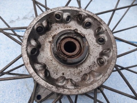 KOŁO FELGA PRZÓD SUZUKI TS 125 R KOŁO FELGA PRZÓD SUZUKI TS 125 R