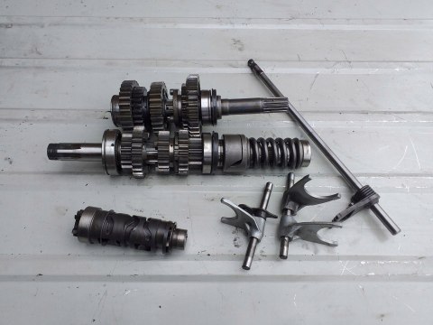 SKRZYNIA BIEGÓW KPL SUZUKI GS 850 SKRZYNIA BIEGÓW KPL SUZUKI GS 850