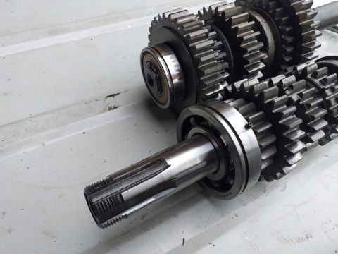 SKRZYNIA BIEGÓW KPL SUZUKI GS 850 SKRZYNIA BIEGÓW KPL SUZUKI GS 850