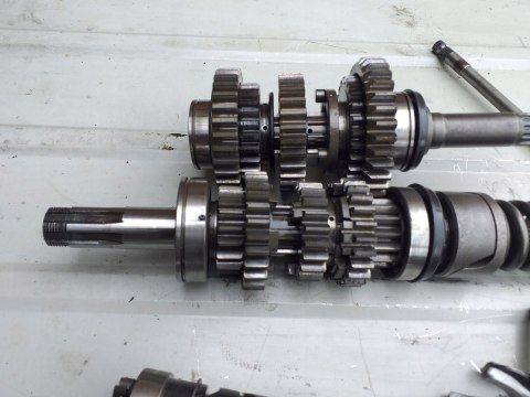 SKRZYNIA BIEGÓW KPL SUZUKI GS 850 SKRZYNIA BIEGÓW KPL SUZUKI GS 850