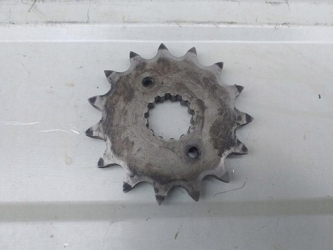ZĘBATKA NAPĘDOWA PRZÓD KAWASAKI KLR 650 ZĘBATKA NAPĘDOWA PRZÓD KAWASAKI KLR 650