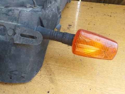 BŁOTNIK NADKOLE TYŁ + KIERUNKI YAMAHA FZR 500 3HJ