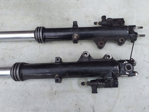 LAGI ZAWIESZENIE PRZÓD SUZUKI GSX 550 LAGI ZAWIESZENIE PRZÓD SUZUKI GSX 550