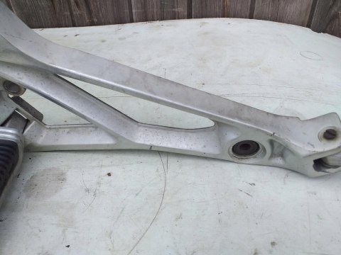 SET PODNÓŻEK SUZUKI GSX 550 SET PODNÓŻEK SUZUKI GSX 550