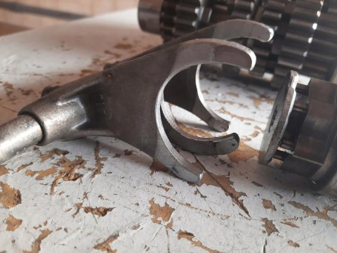 SKRZYNIA BIEGÓW KAWASAKI GPZ 900 SKRZYNIA BIEGÓW KAWASAKI GPZ 900