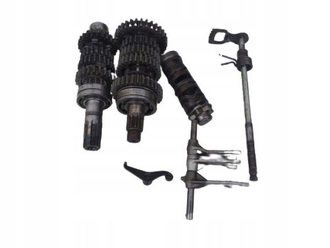 SKRZYNIA BIEGÓW KPL SUZUKI GSX 550