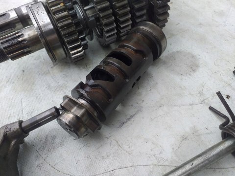 SKRZYNIA BIEGÓW KPL SUZUKI GSX 550