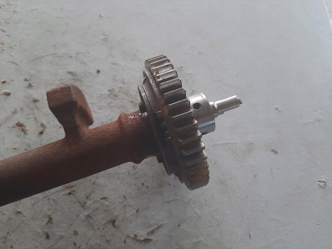 WAŁEK BALANSUJĄCY BALANSER KAWASAKI GPZ 500 WAŁEK BALANSUJĄCY BALANSER KAWASAKI GPZ 500