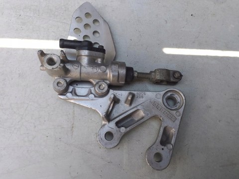 SET PODNÓŻEK POMPA HAMULCOWA SUZUKI GSXR 1000 SET PODNÓŻEK POMPA HAMULCOWA SUZUKI GSXR 1000