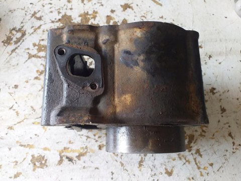 CYLINDER + TŁOK LINHAI HYTRACK 260 300 CYLINDER + TŁOK LINHAI HYTRACK 260 300