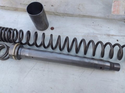SPRĘŻYNA LINEARNA ZAWIESZENIA PRZÓD YAMAHA XJ900 S SPRĘŻYNA LINEARNA ZAWIESZENIA PRZÓD YAMAHA XJ900 S