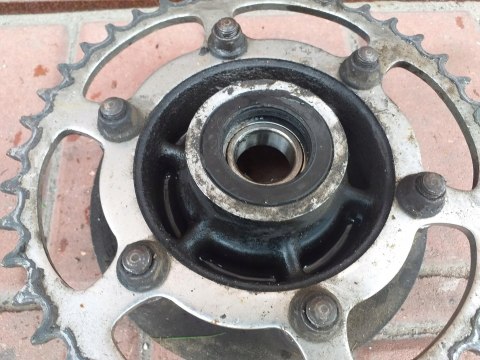 ZABIERAK ZĘBATKA KOŁA TYŁ KAWASAKI GPZ 500 ZABIERAK ZĘBATKA KOŁA TYŁ KAWASAKI GPZ 500