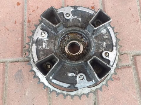 ZABIERAK ZĘBATKA KOŁA TYŁ KAWASAKI GPZ 500 ZABIERAK ZĘBATKA KOŁA TYŁ KAWASAKI GPZ 500