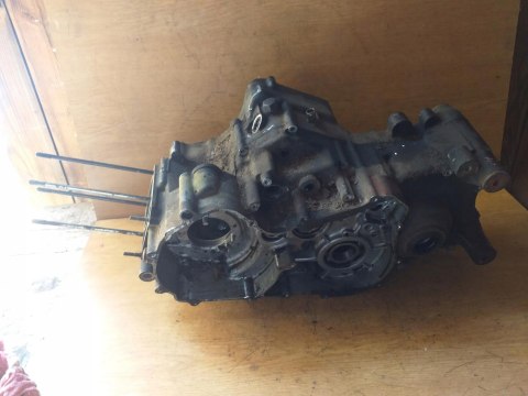 KARTERY BLOK SILNIKA SUZUKI QUADRUNNER 250