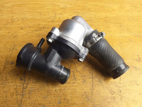 OBUDOWA TERMOSTATU YAMAHA FJR 1300