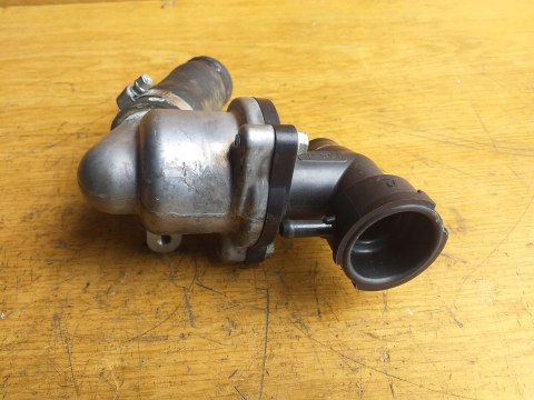 OBUDOWA TERMOSTATU YAMAHA FJR 1300