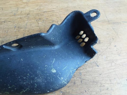 OSŁONA WYPEŁNIENIE PLASTIK SUZUKI QUADRUNNER 250 OSŁONA WYPEŁNIENIE PLASTIK SUZUKI QUADRUNNER 250