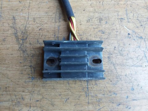 REGULATOR NAPIĘCIA SUZUKI QUADRUNNER 250 REGULATOR NAPIĘCIA SUZUKI QUADRUNNER 250
