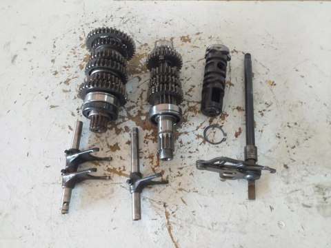 SKRZYNIA BIEGÓW KPL KAWASAKI ZZR 250