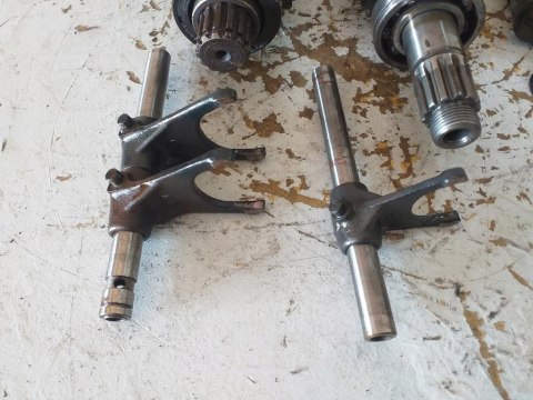 SKRZYNIA BIEGÓW KPL KAWASAKI ZZR 250