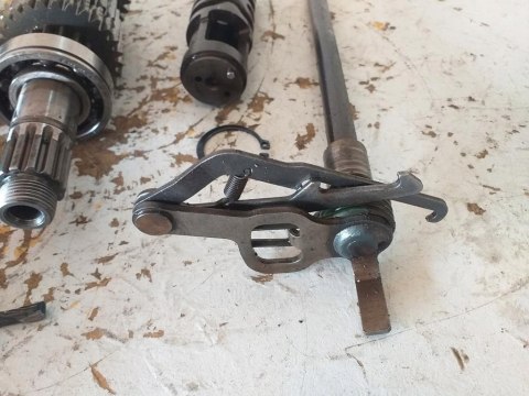 SKRZYNIA BIEGÓW KPL KAWASAKI ZZR 250