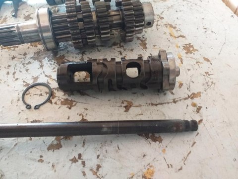 SKRZYNIA BIEGÓW KPL KAWASAKI ZZR 250