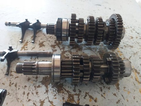 SKRZYNIA BIEGÓW KPL KAWASAKI ZZR 250