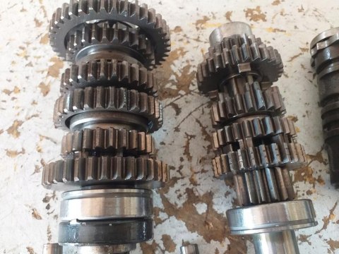 SKRZYNIA BIEGÓW KPL KAWASAKI ZZR 250