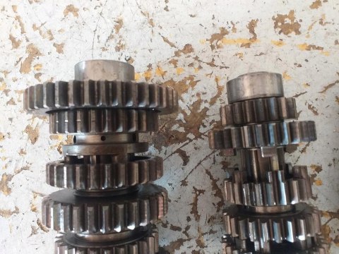 SKRZYNIA BIEGÓW KPL KAWASAKI ZZR 250