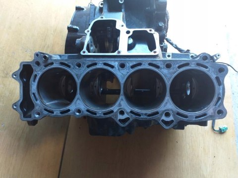 KARTERY CYLINDRY DEFEKT KAWASAKI ZZR 1400 2010R KARTERY CYLINDRY DEFEKT KAWASAKI ZZR 1400 2010R