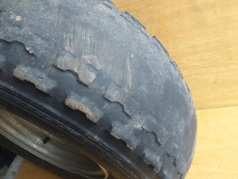 KOŁO FELGA PRZÓD USZKODZONA KAWASAKI KFX 700 KOŁO FELGA PRZÓD USZKODZONA KAWASAKI KFX 700