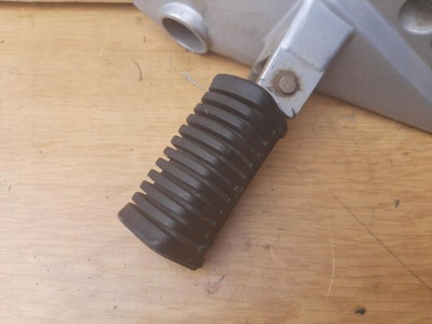 SET PODNÓŻEK DAELIM VT 125