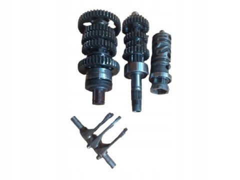 SKRZYNIA BIEGÓW KPL HONDA VF 500 V30 MAGNA