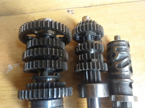 SKRZYNIA BIEGÓW KPL HONDA VF 500 V30 MAGNA