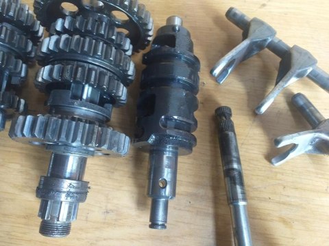 SKRZYNIA BIEGÓW YAMAHA DT MX 125 SKRZYNIA BIEGÓW YAMAHA DT MX 125