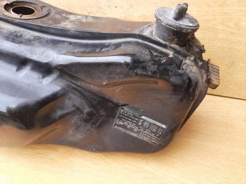 ZBIORNIK PALIWA BAK HONDA GL1200 GOLDWING ZBIORNIK PALIWA BAK HONDA GL1200 GOLDWING