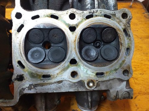 GŁOWICA CYLINDRA KPL HONDA CBR 500 F1 PC20E GŁOWICA CYLINDRA KPL HONDA CBR 500 F1 PC20E