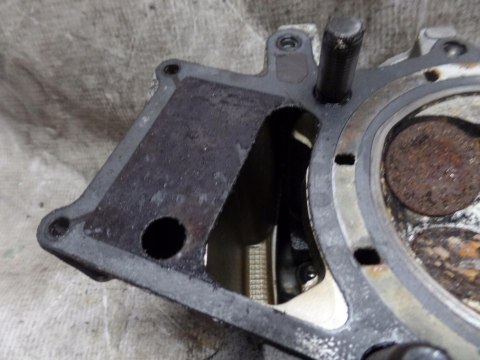 GŁOWICA CYLINDRA POPYCHACZE HONDA CX 500 GŁOWICA CYLINDRA POPYCHACZE HONDA CX 500