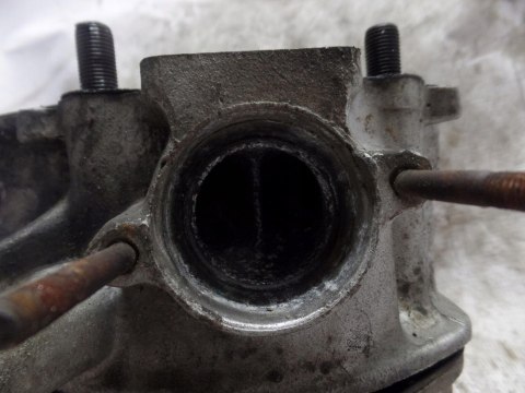 GŁOWICA CYLINDRA POPYCHACZE HONDA CX 500 GŁOWICA CYLINDRA POPYCHACZE HONDA CX 500
