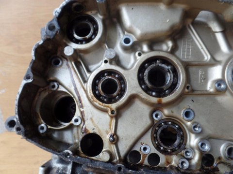 KARTER BLOK SILNIKA SUZUKI 700 INTRUDER KARTER BLOK SILNIKA SUZUKI 700 INTRUDER