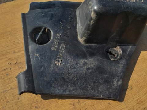 OSŁONA WYPEŁNIENIE PLASTIK FUSE BOX ARCTIC CAT 500