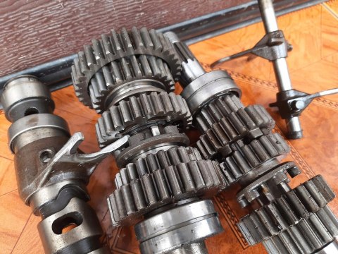 SKRZYNIA BIEGÓW KAWASAKI KZ 650