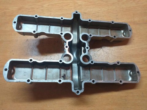 POKRYWA ZAWORÓW GŁOWICY KAWASAKI KZ 650 POKRYWA ZAWORÓW GŁOWICY KAWASAKI KZ 650
