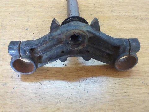 SZTYCA PÓŁKA DOLNA ZAWIESZENIA KAWASAKI KZ 650 SZTYCA PÓŁKA DOLNA ZAWIESZENIA KAWASAKI KZ 650