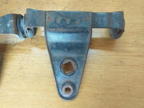 UCHWYT MOCOWANIE LAMPY KPL KAWASAKI KZ 650 UCHWYT MOCOWANIE LAMPY KPL KAWASAKI KZ 650