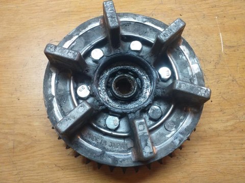 ZĘBATKA ZABIERAK NAPĘD KAWASAKI KZ 650 ZĘBATKA ZABIERAK NAPĘD KAWASAKI KZ 650