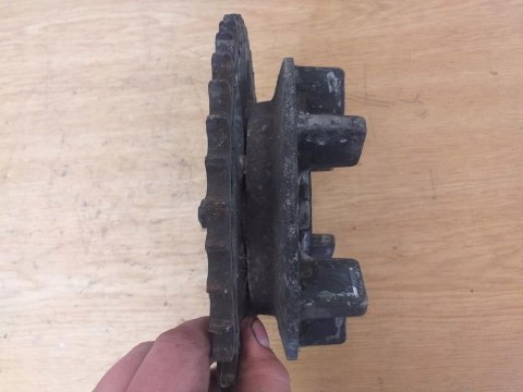 ZĘBATKA ZABIERAK NAPĘD KAWASAKI KZ 650 ZĘBATKA ZABIERAK NAPĘD KAWASAKI KZ 650