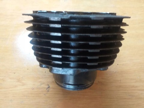 CILINDER + TŁOK USZK YAMAHA XV1000 VIRAGO 5A8 CILINDER + TŁOK USZK YAMAHA XV1000 VIRAGO 5A8
